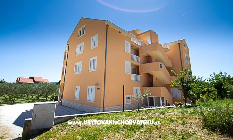 Apartments Haus Valentin - Kaštela