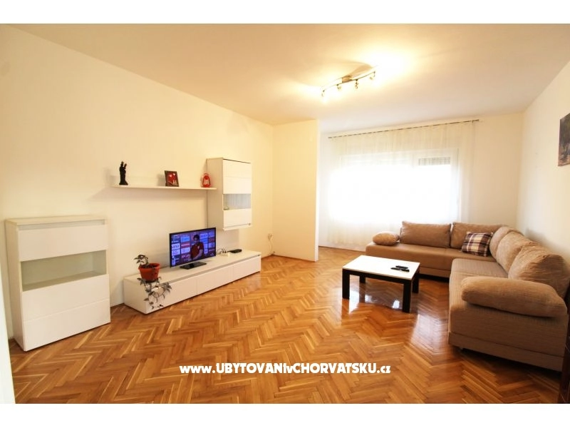 Apartmani Trosic - Pirovac